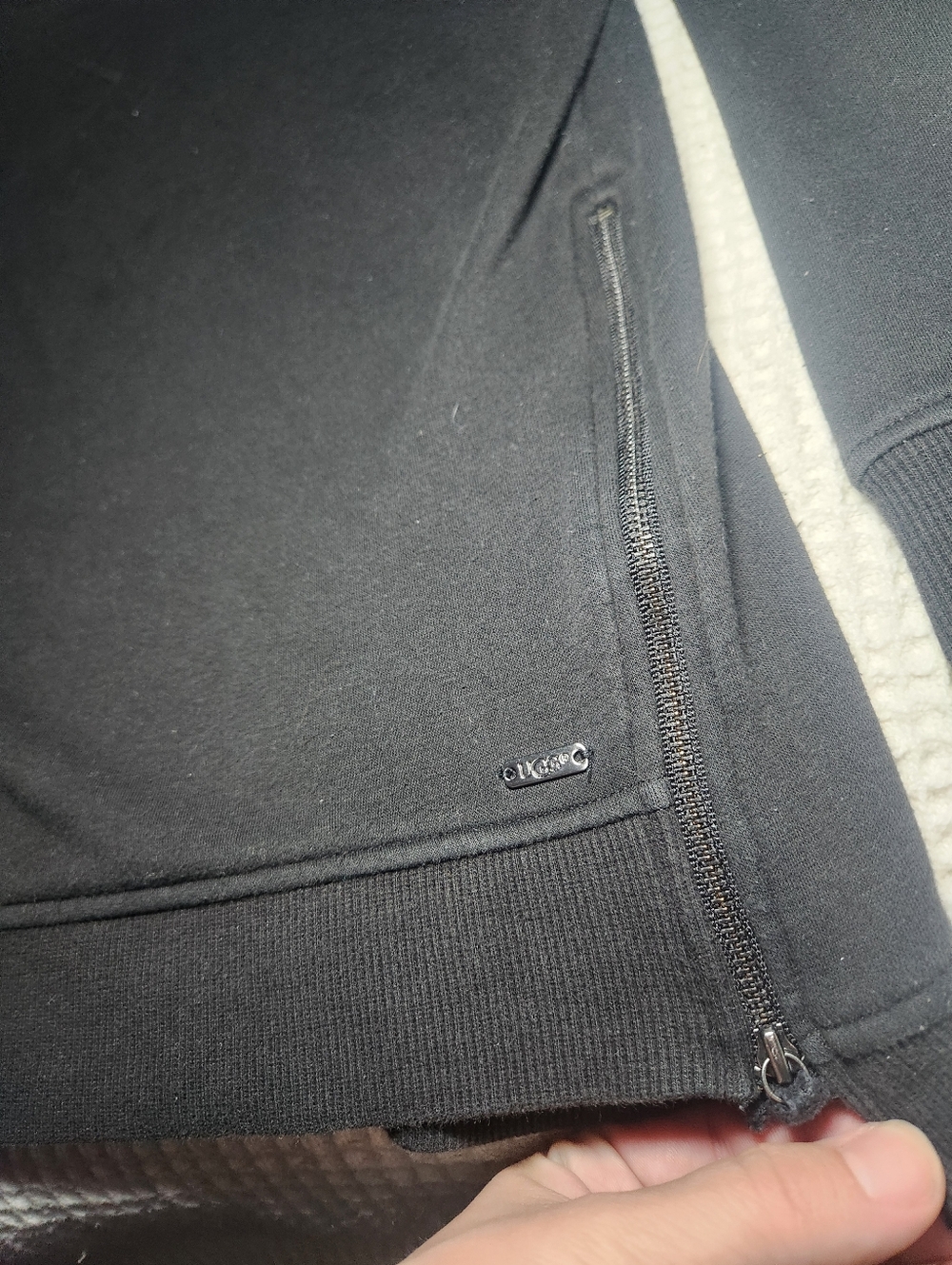 UGG Morgan Women's Black Sweatshirt Top Size S - Picture 7 of 11